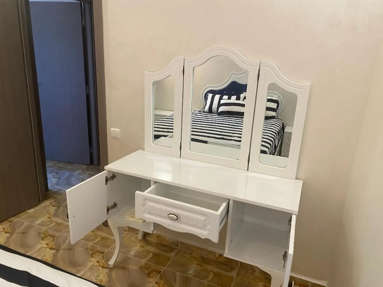 Apartment Chic Stay Near Oasiria Marrakesh