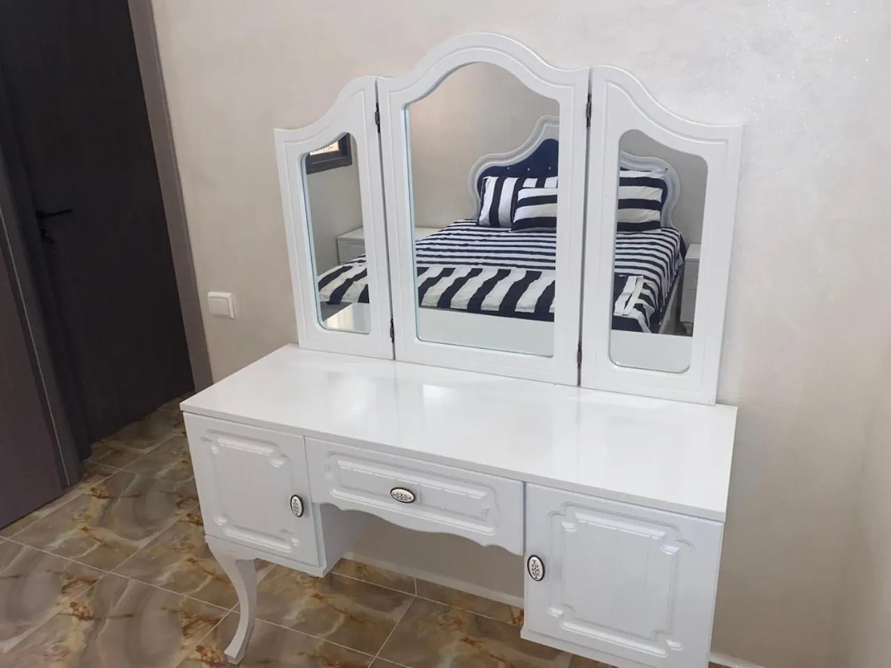 Chic Stay Near Oasiria Marrakesh Apartment