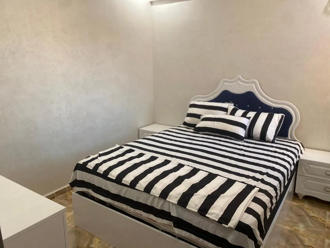 Chic Stay Near Oasiria contacts